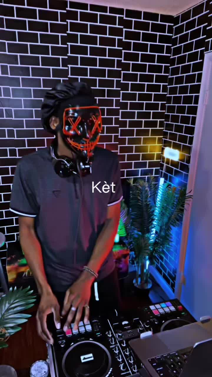 @๐ฑ๐๐๐๐๐ ๐๐๐๐ง๐ด