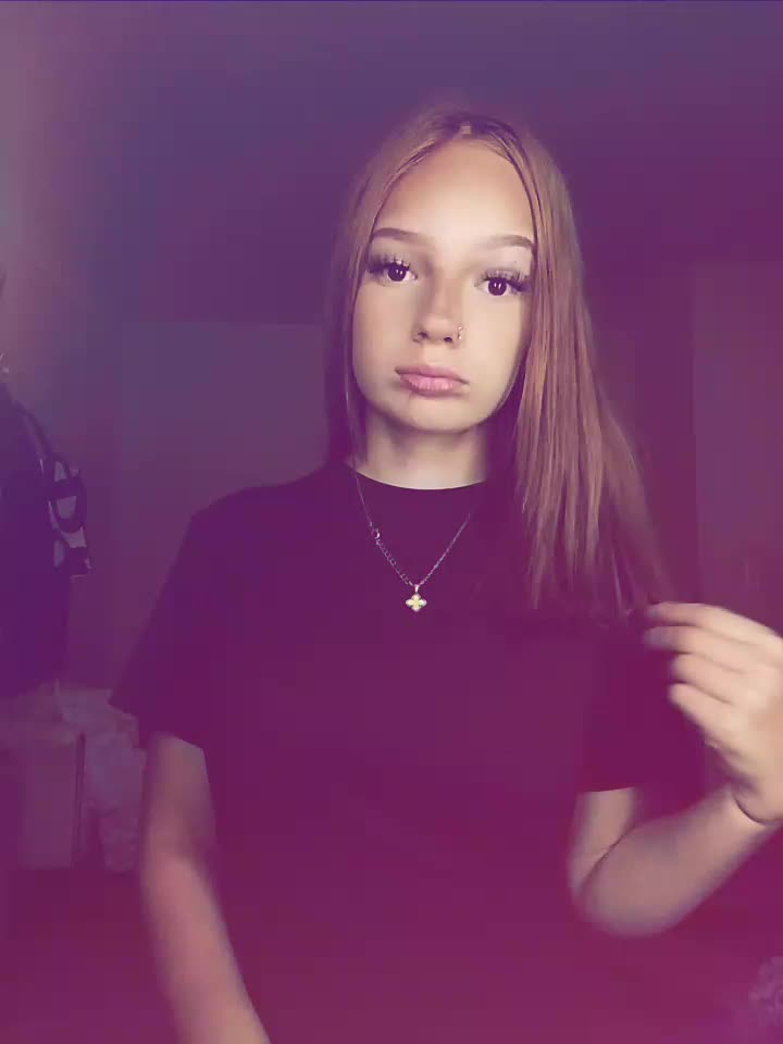 @⋆˚࿔sofie𝜗𝜚˚