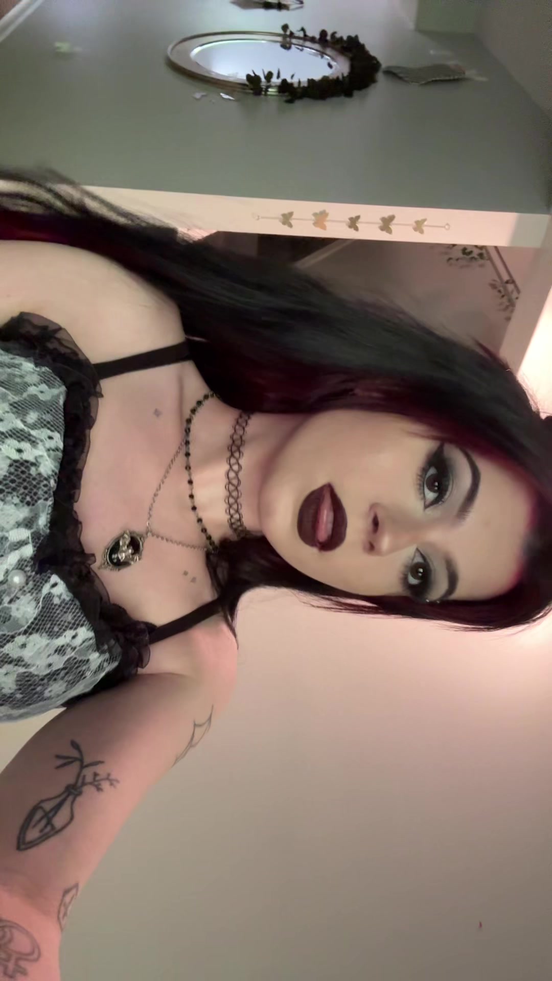 @:3