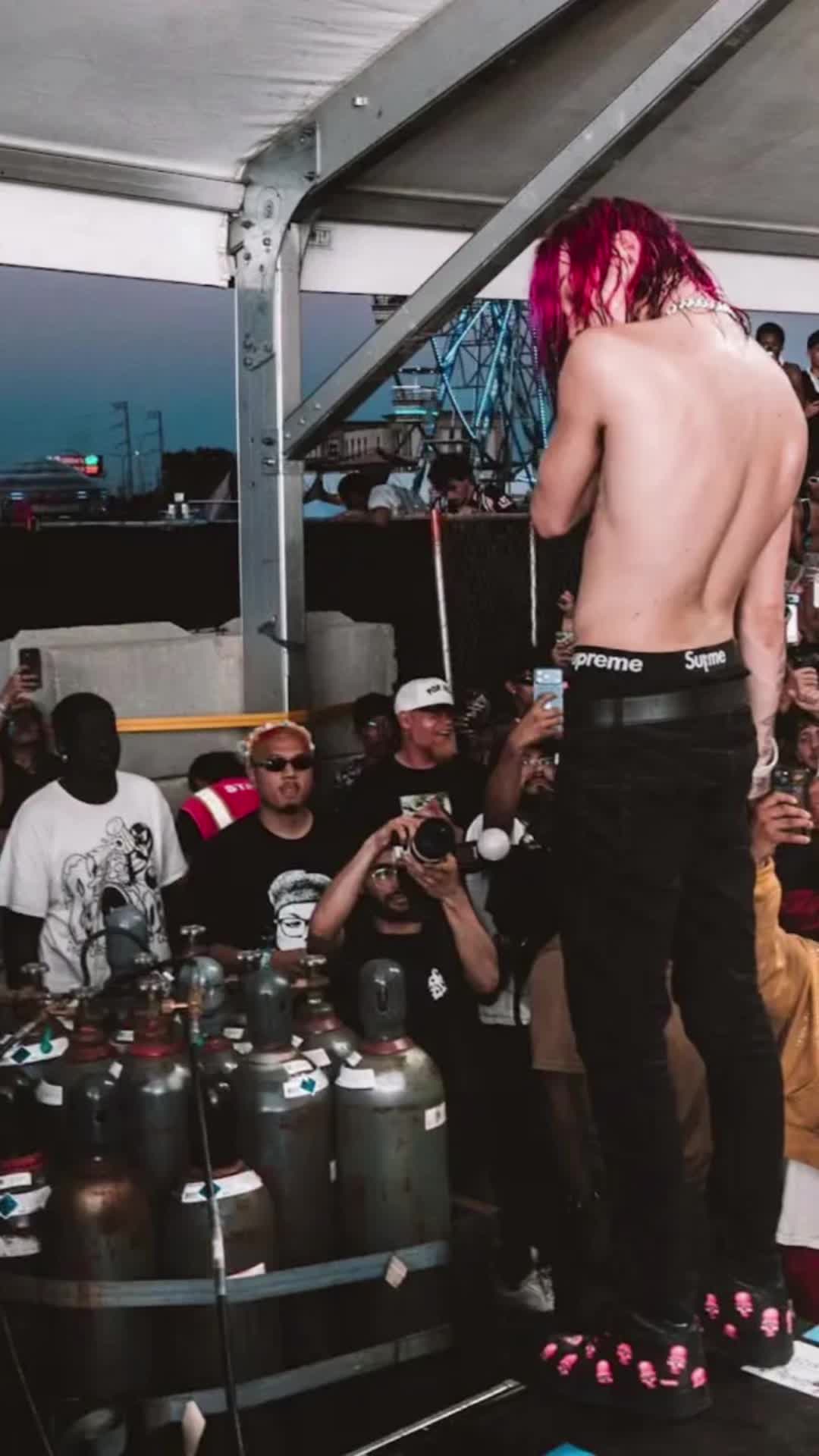 @+