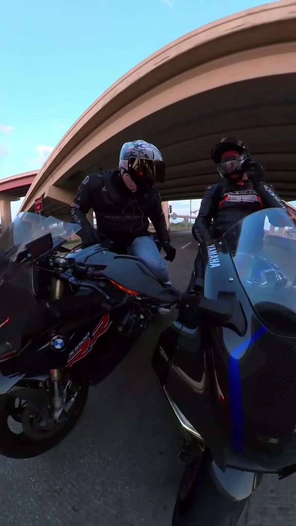 @MotoBros