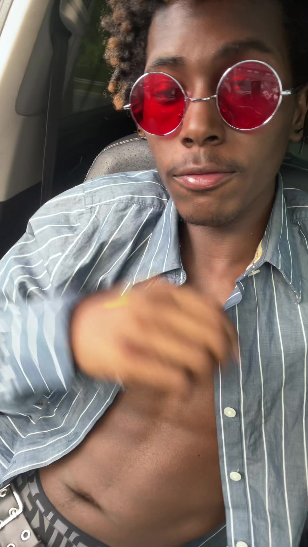 @WalkingUnd3ad