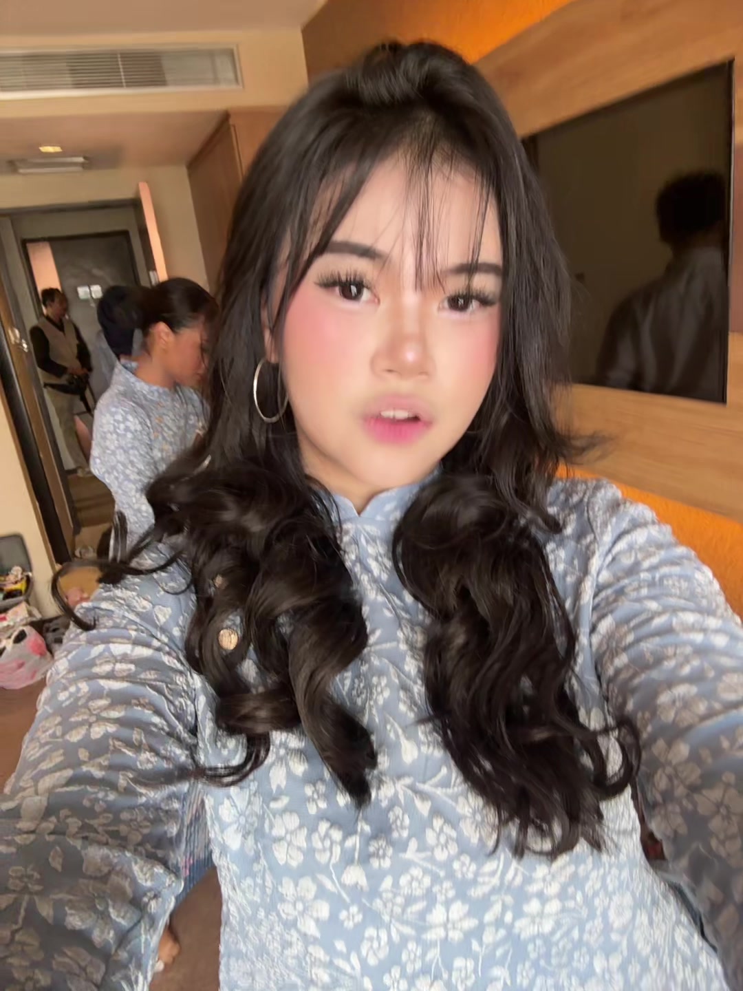 @salila gomez
