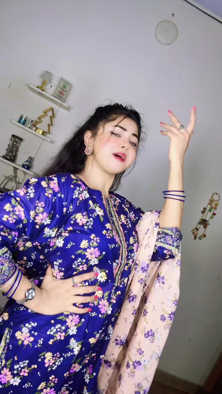 @Shahzadi_Era💫