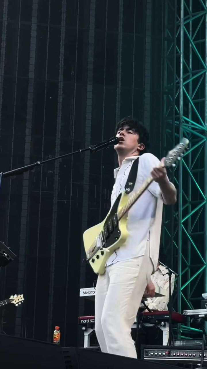 @Declan McKenna
