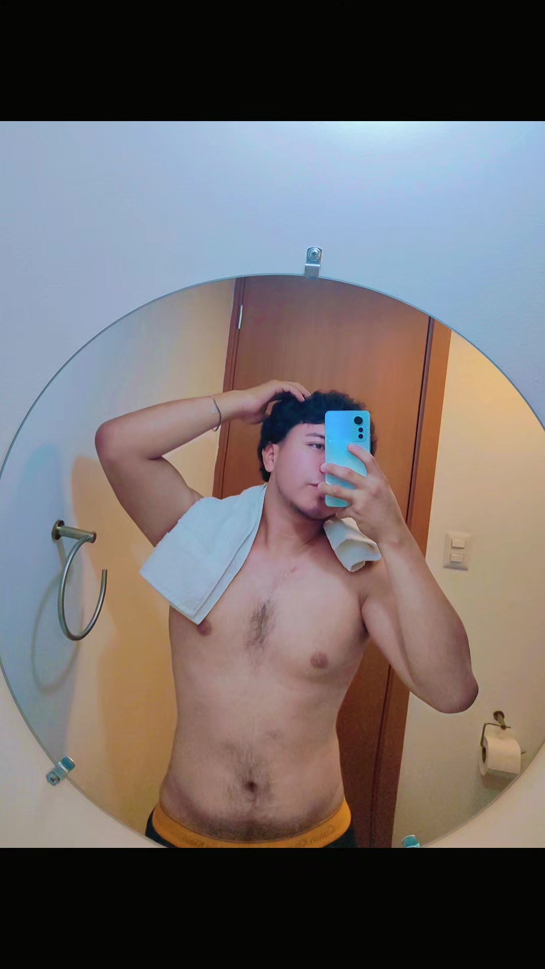 @eljowi_gt