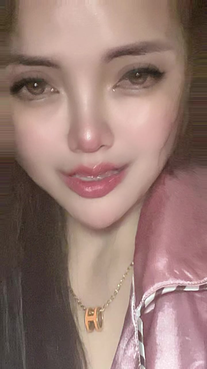 @mia Elleny.