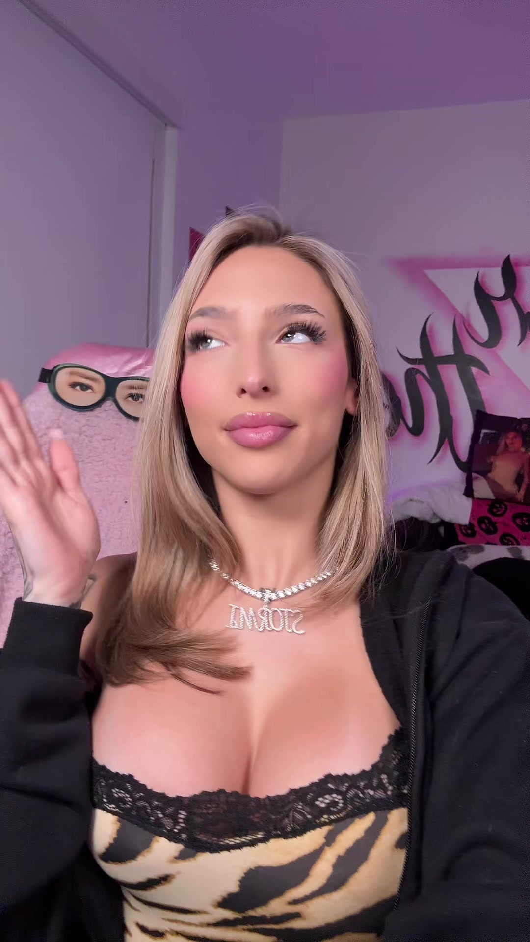 @Sunny Christina Clipz