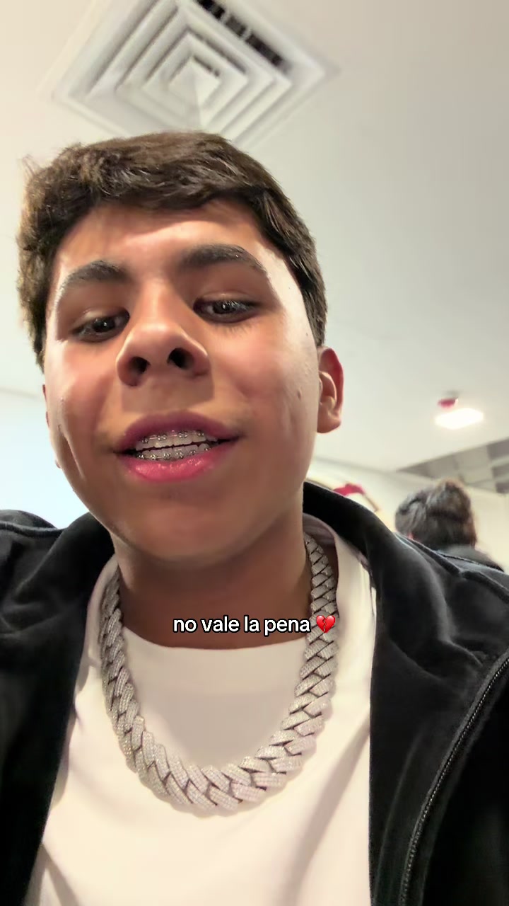 @charlychivas10