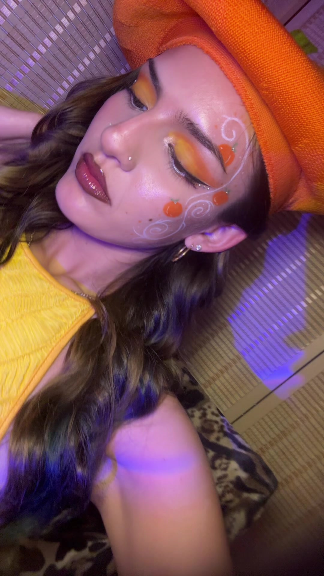 @𖣂