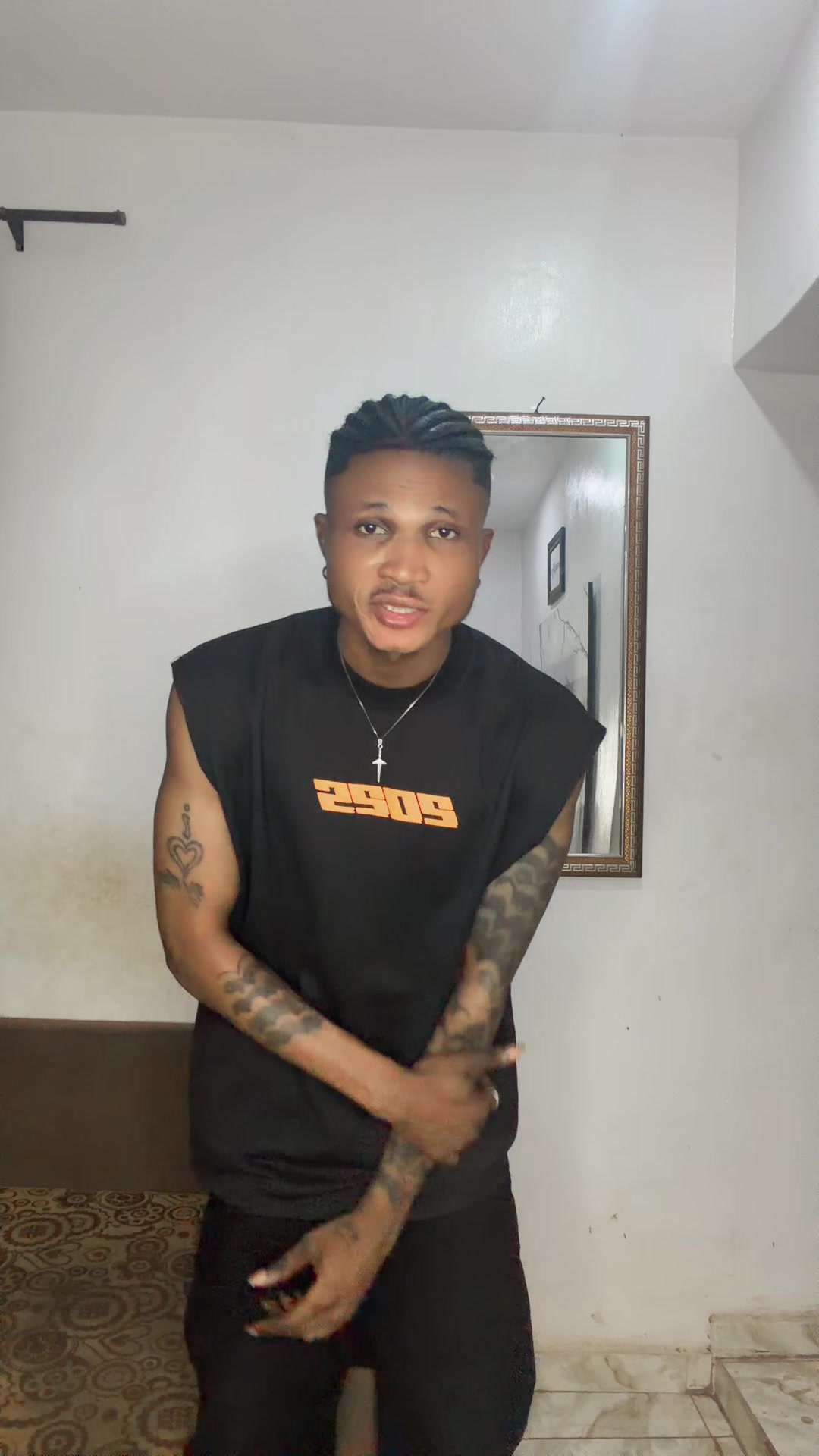 @Mobolaji✌️☮️