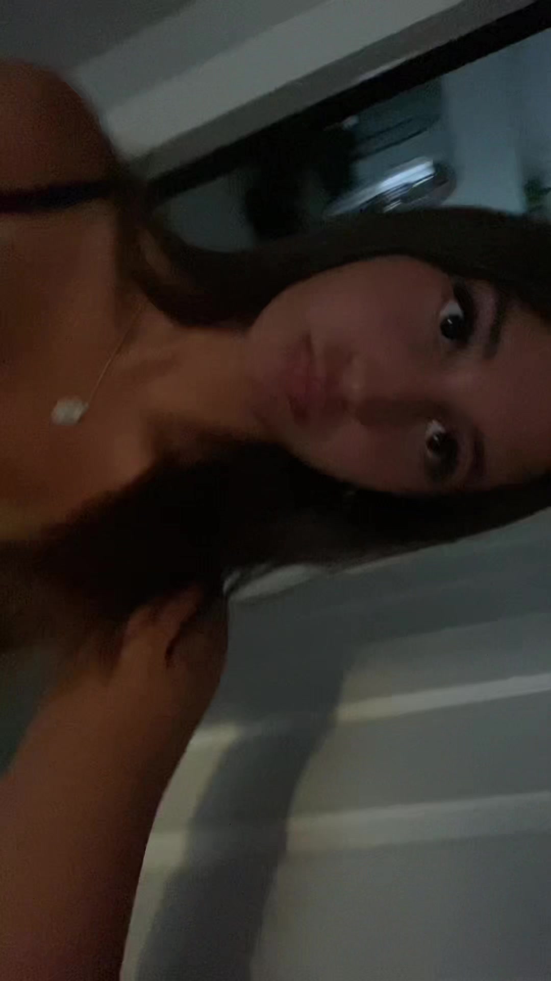 @abril
