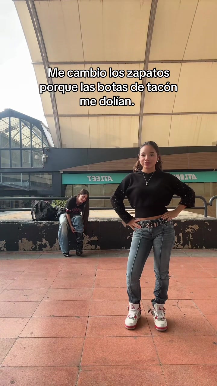 @👾
