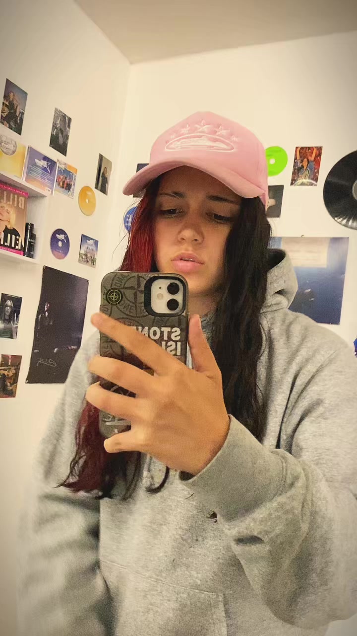 @Noémie (billie's version★)