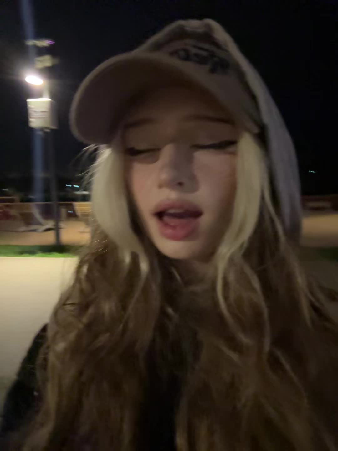 @Пчела