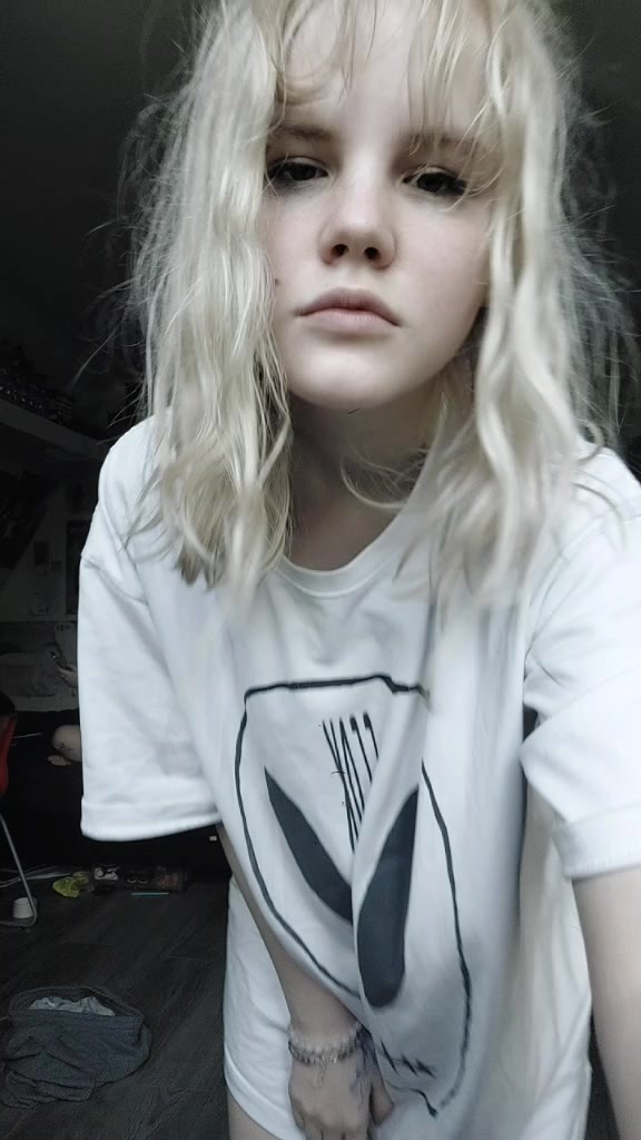 @аня