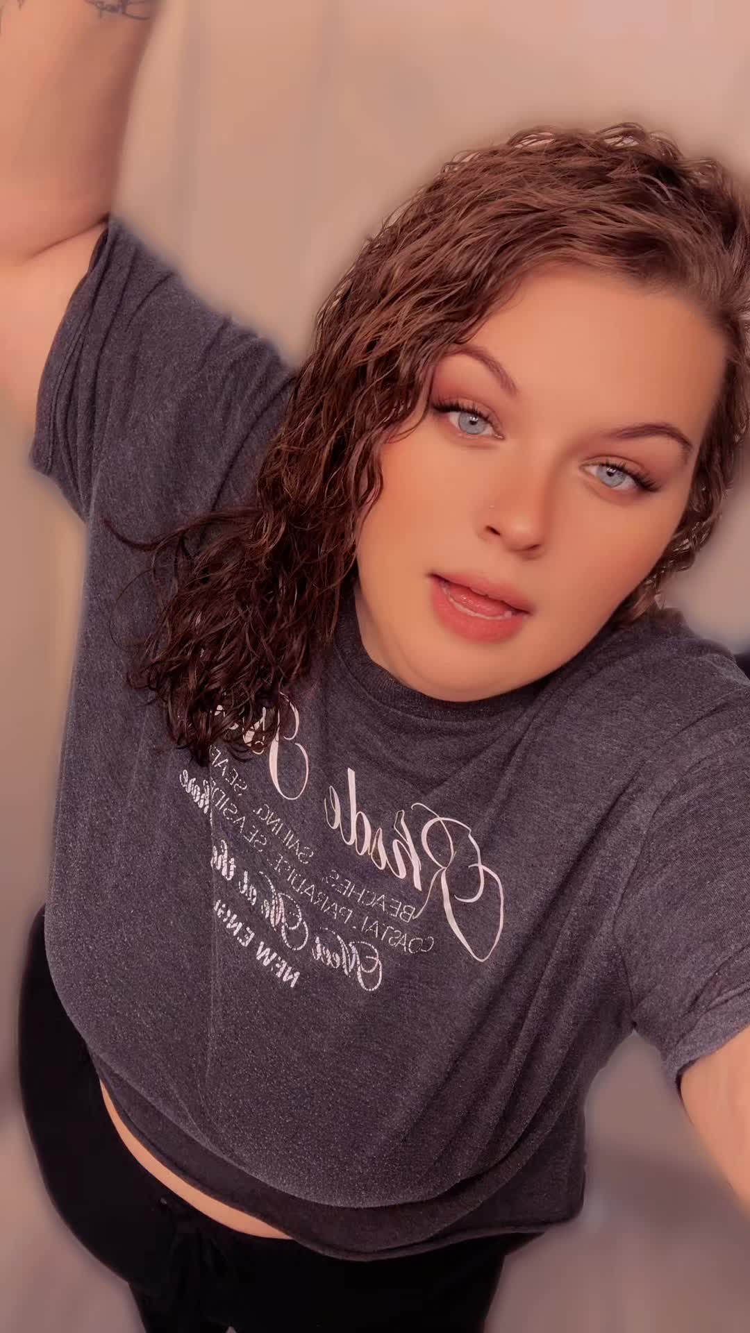 @Blue eyes and thick thighs