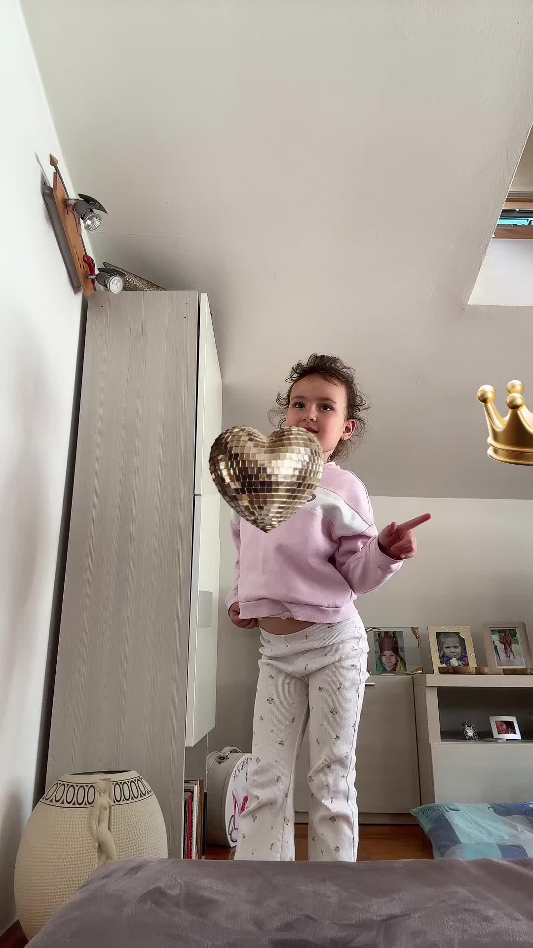 @carolinadecaro