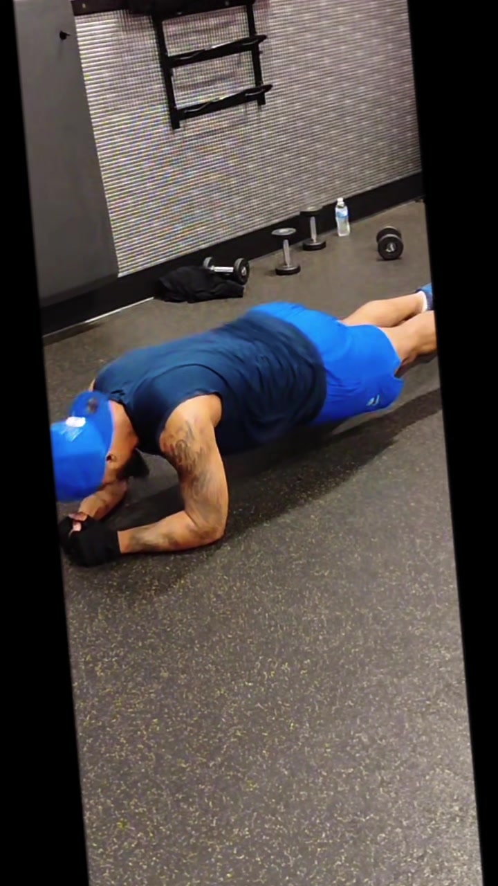@DeeFitness 😤💪🏾💪🏾