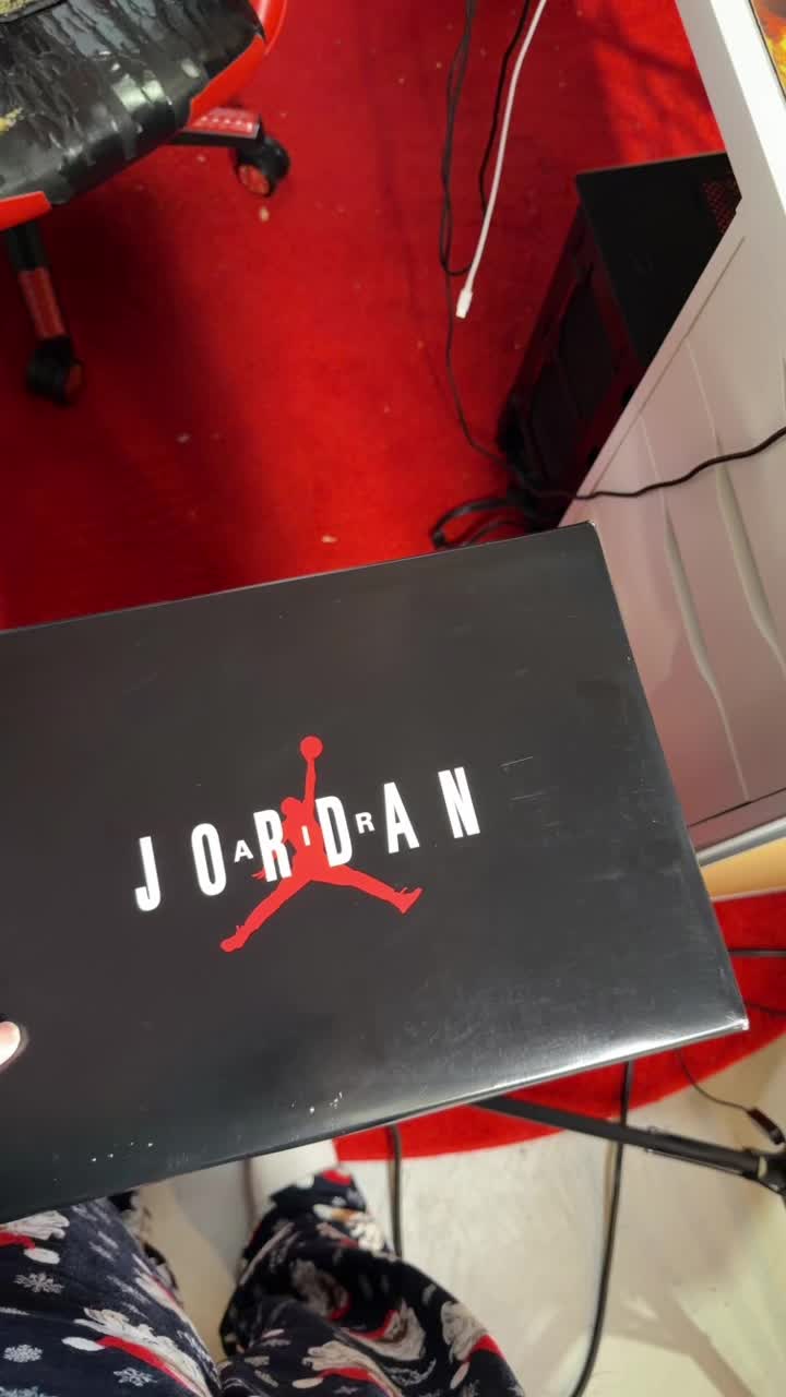 @sneakersundaii
