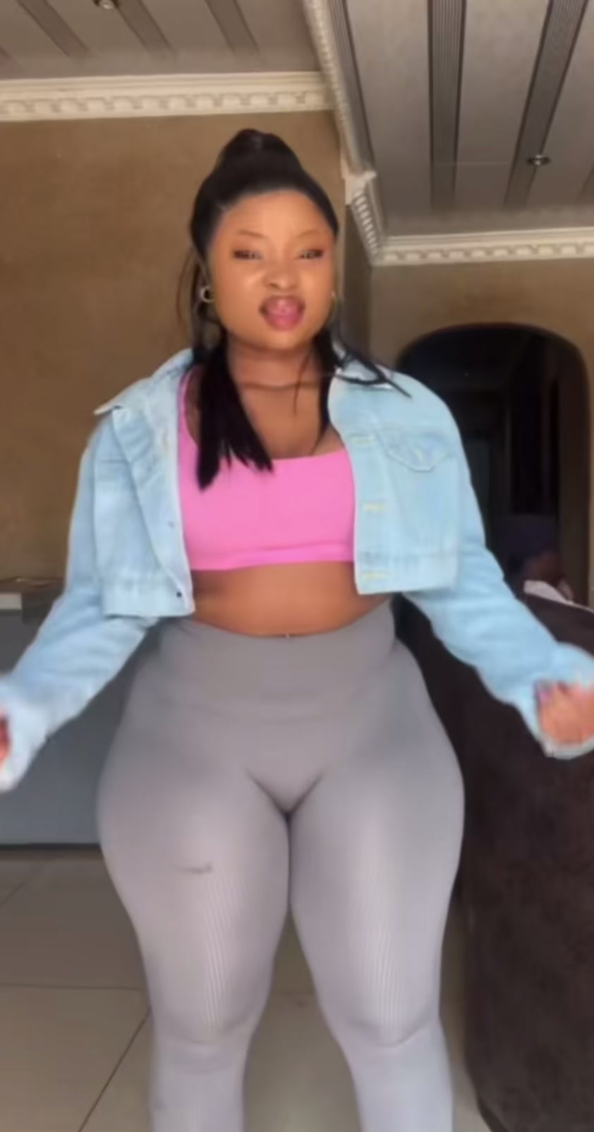 @melavue