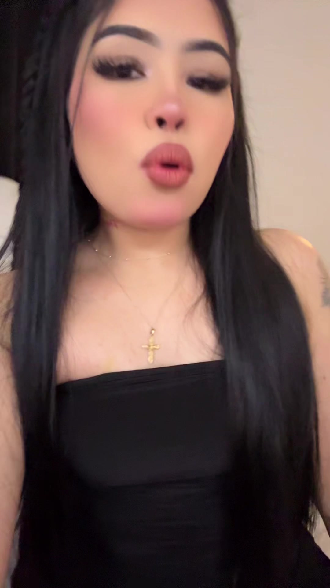 @ivonnee