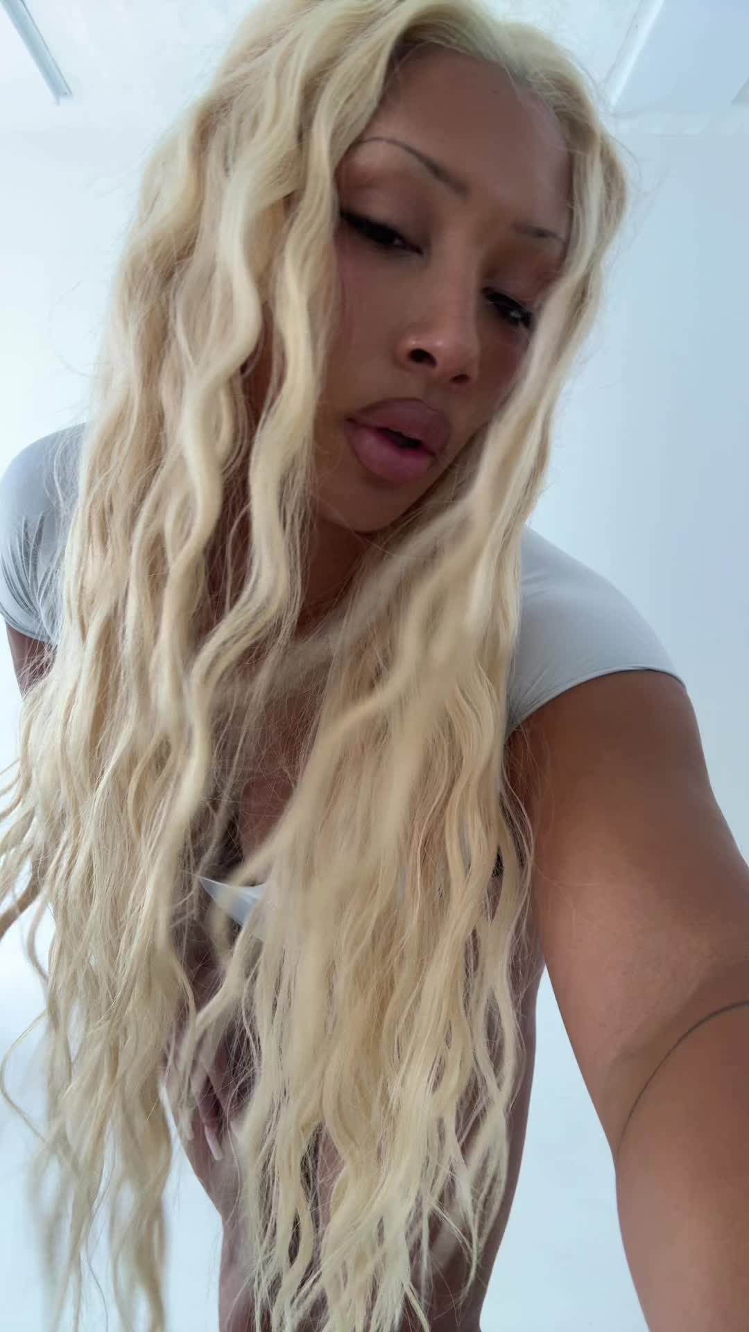 @Naomi Sharon