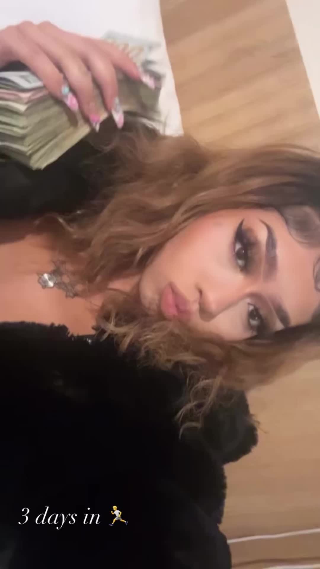 @ALLIECAT👅