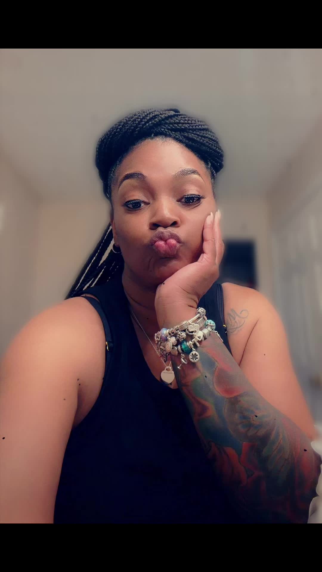 @thequeeenG