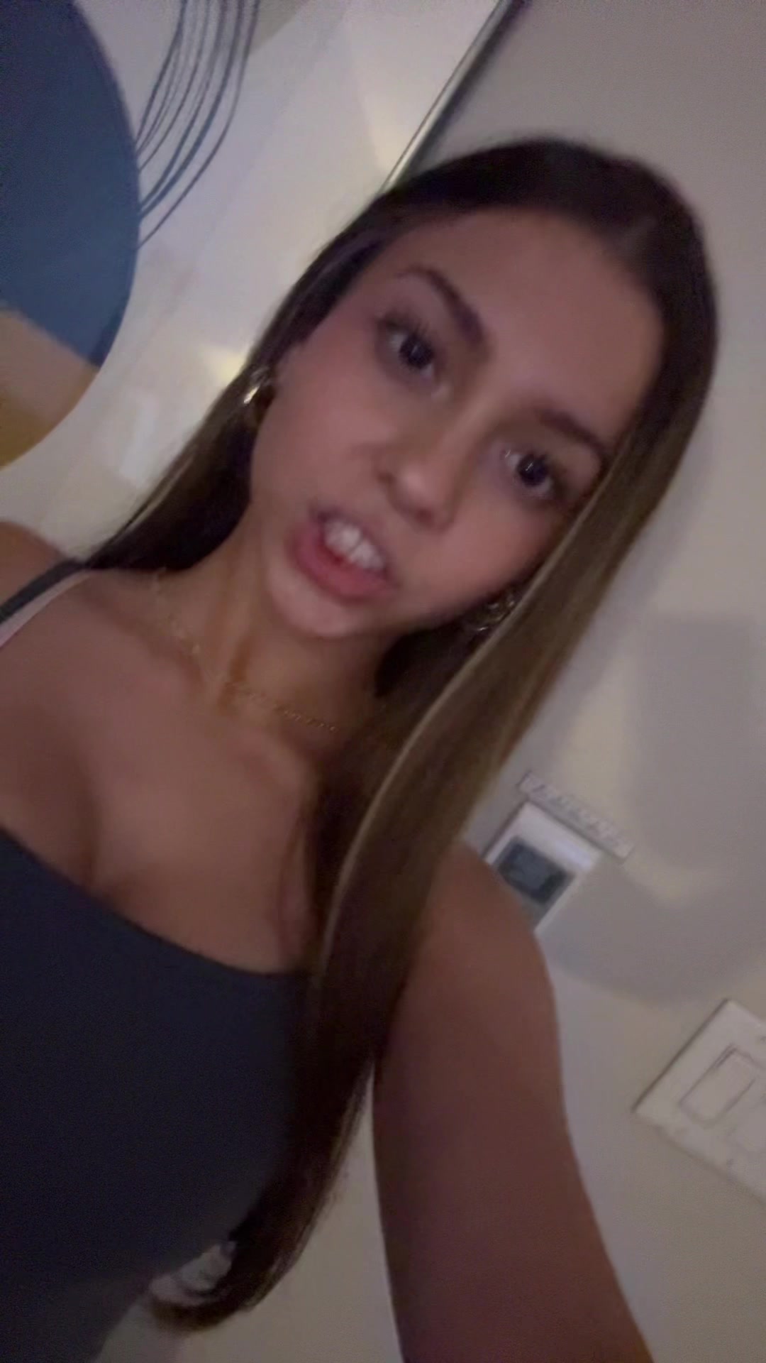 @isabella.