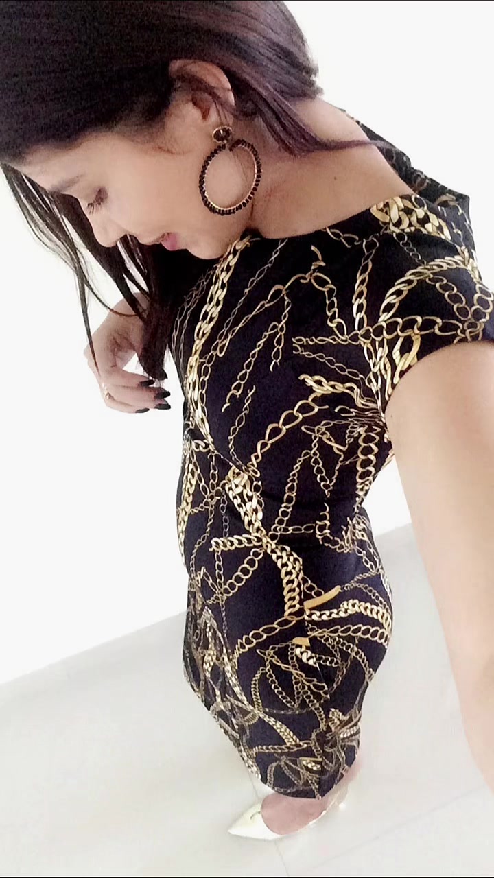 @Vania.ofcial