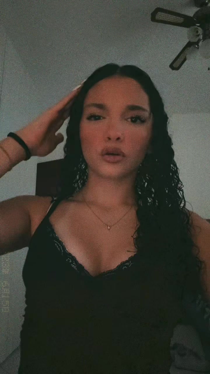 @𝒱
