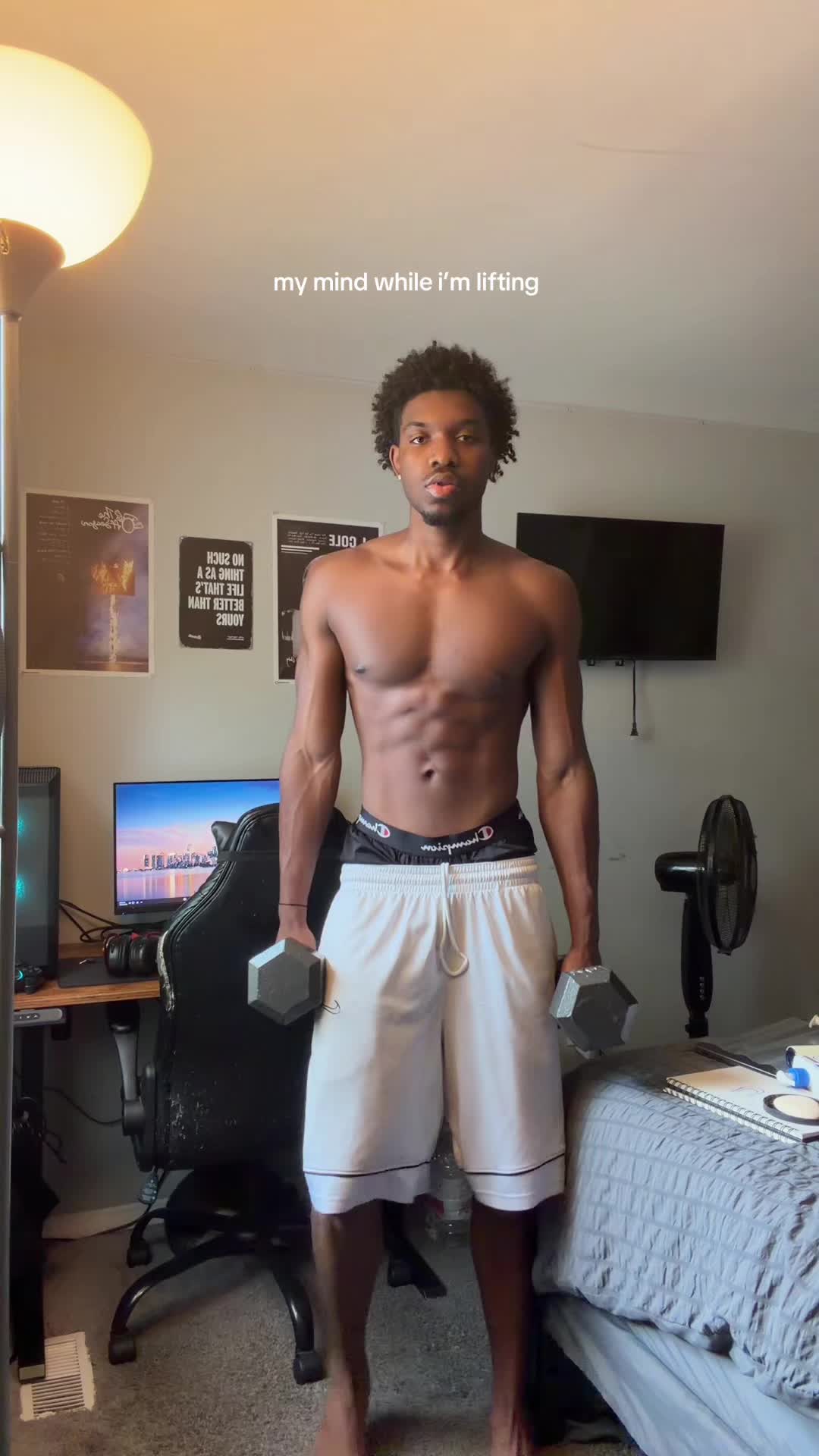 @￼