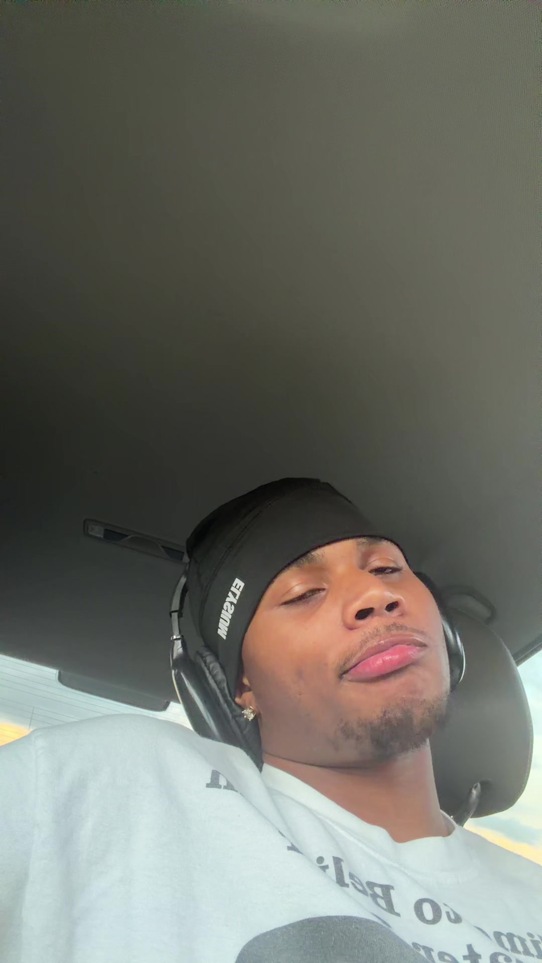 @_deewho