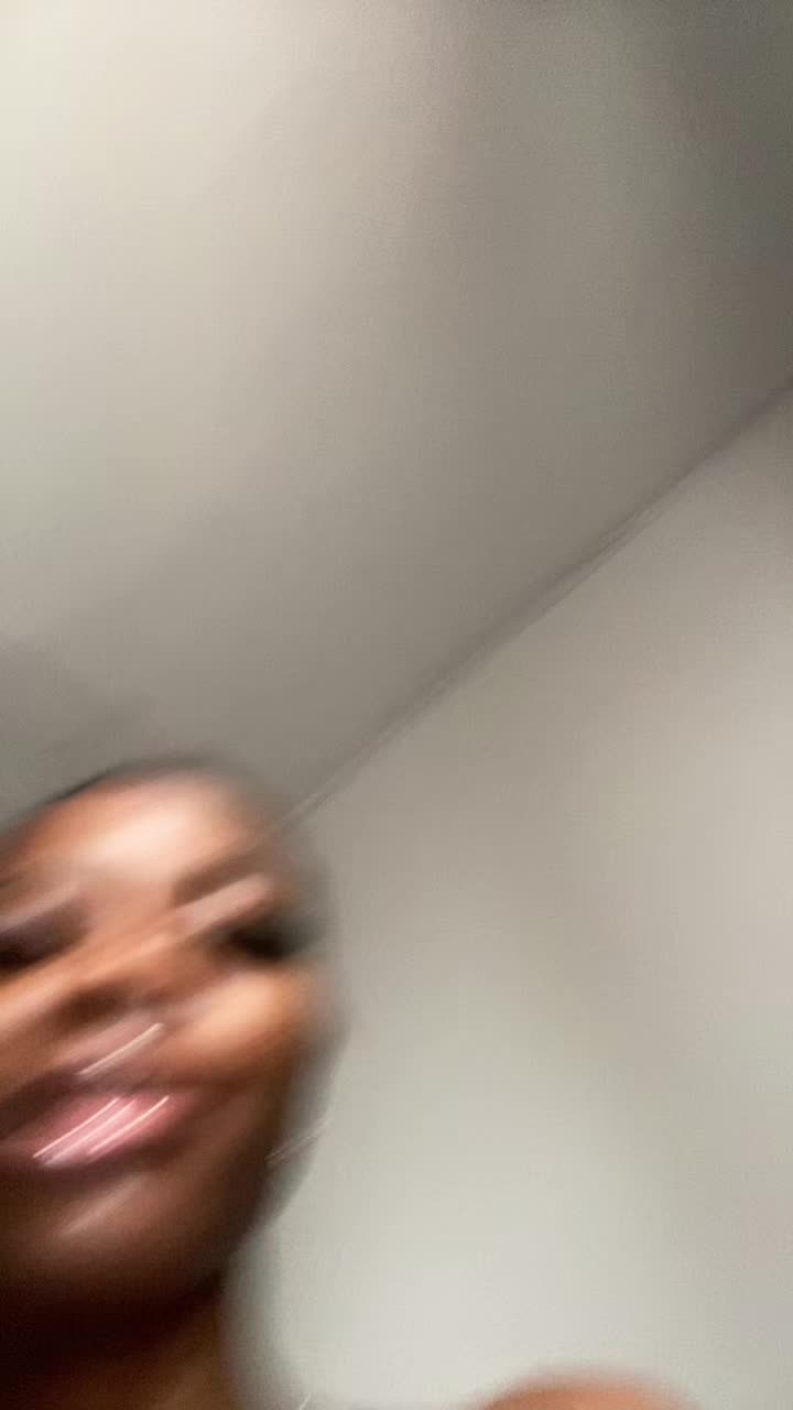 @🫶🏾