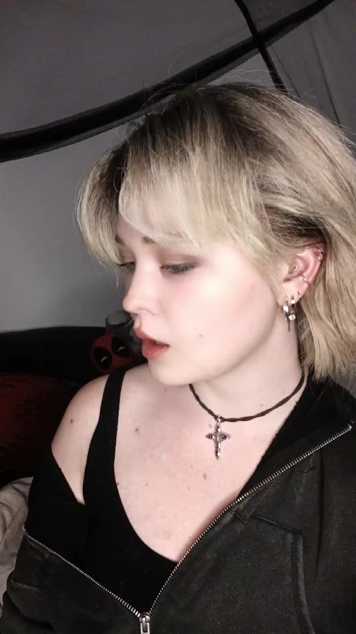 @𝓜𝓪𝓻𝓲𝓪  ⧗