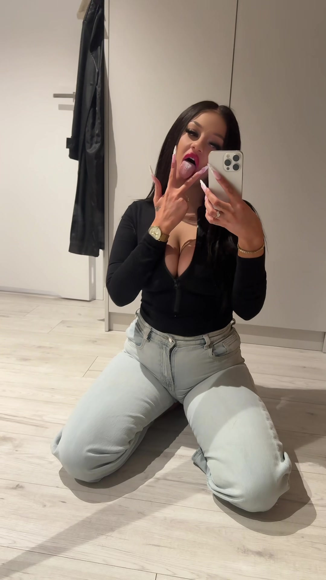 @avevikii