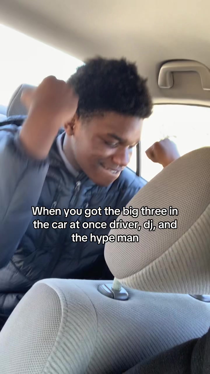 @LegEssyHay