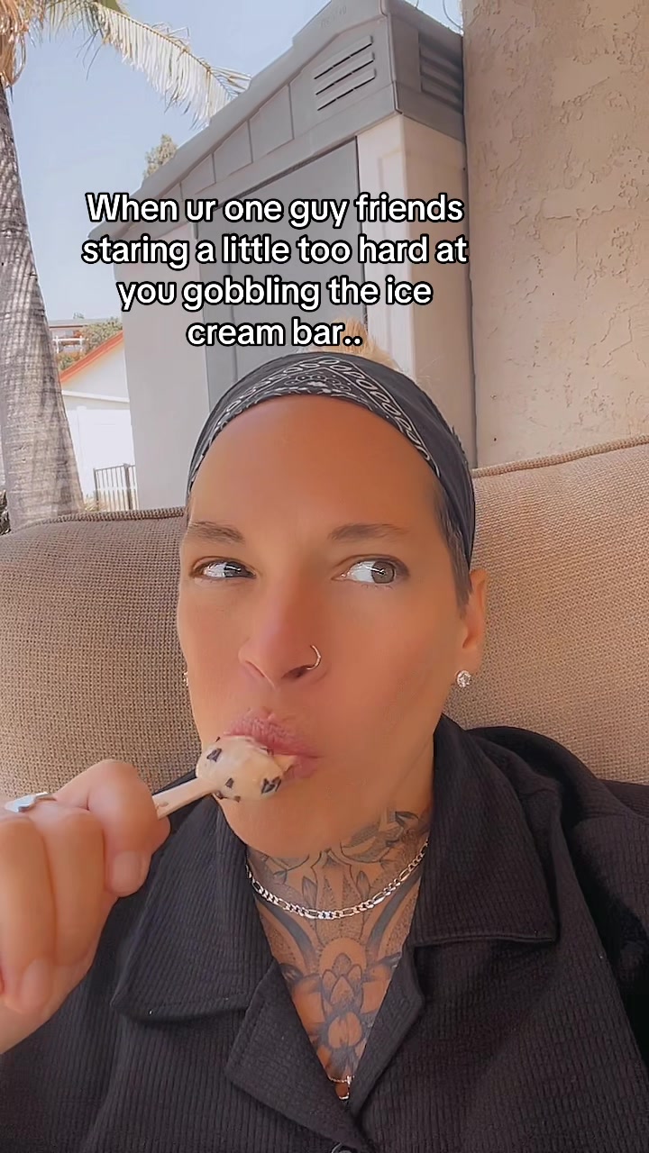@Crazyauntchronicles