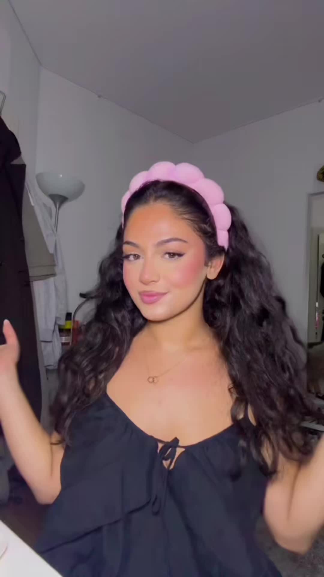 @Niousha