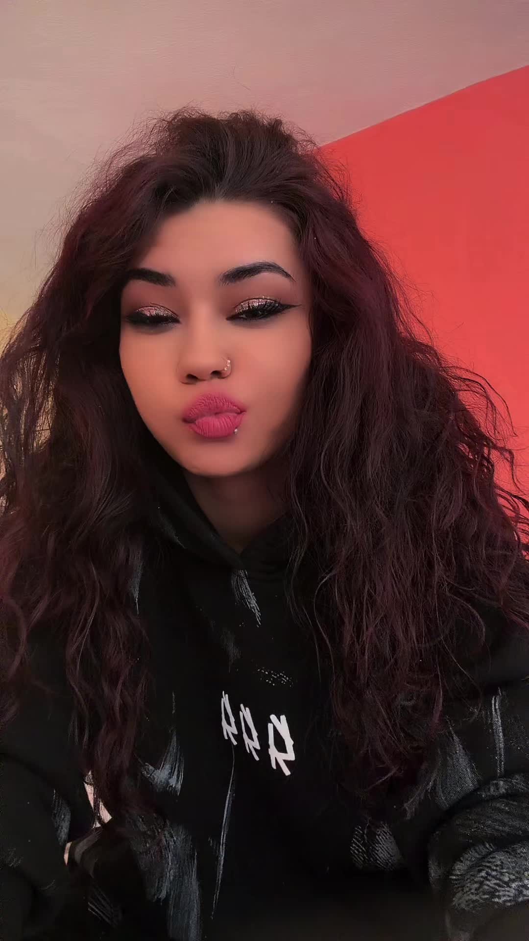 @Violetta Dyuzova