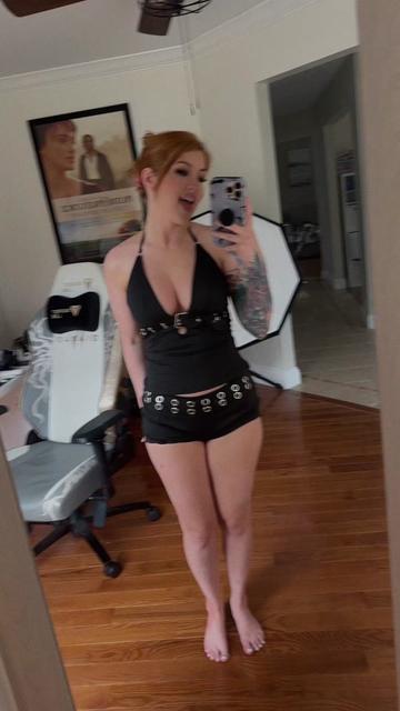 @MickaelaWest