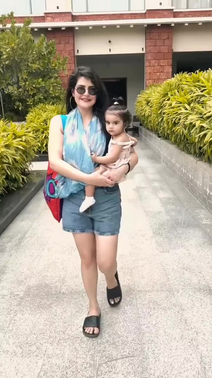 @zareen_khan