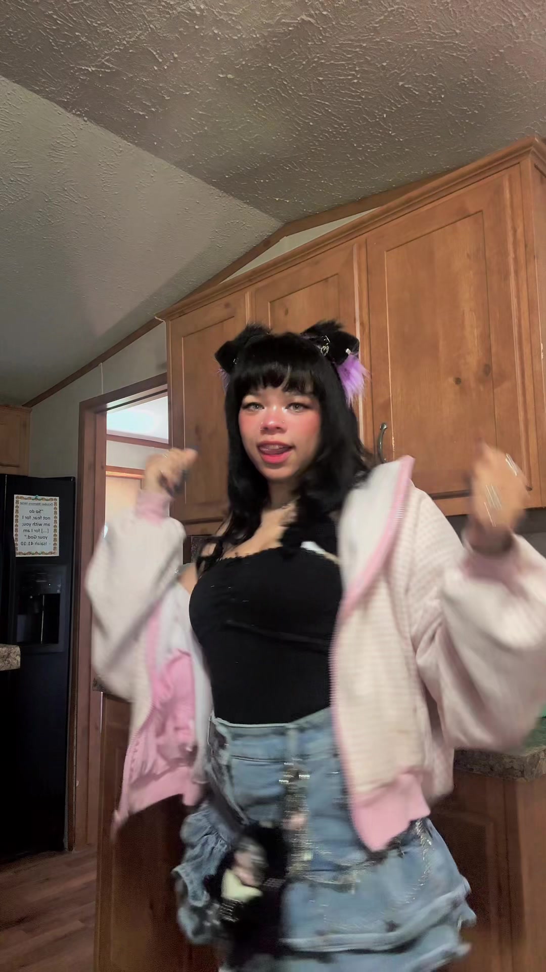 @Lilcrayon_
