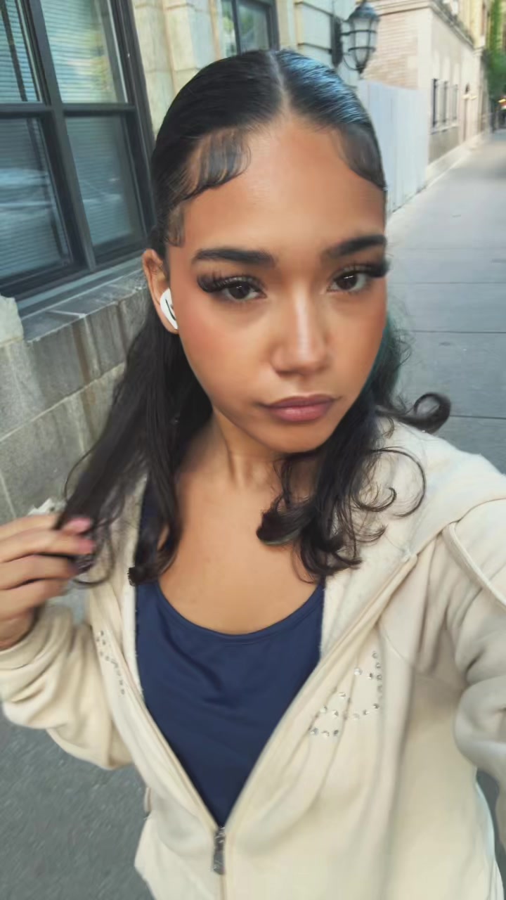 @Jazlene🌟