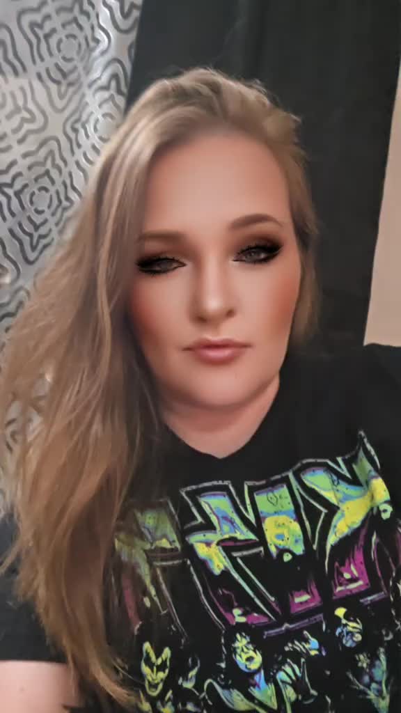 @Sarah🦇 🧛♀️