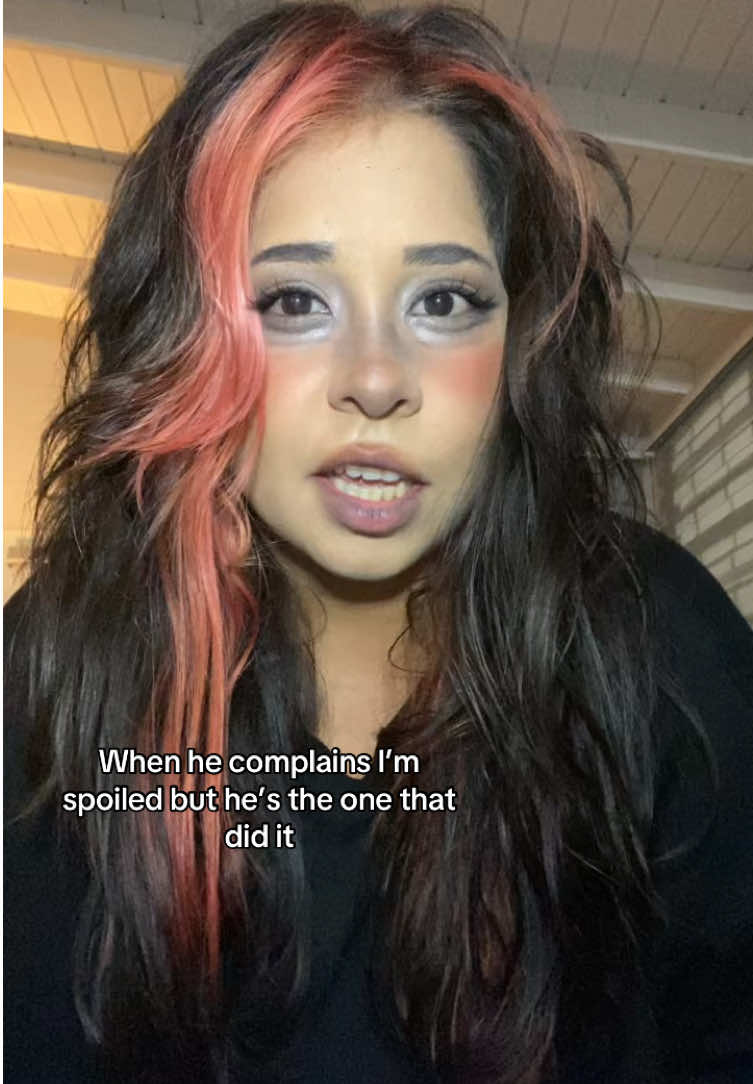 @𝒞𝒽𝒶𝓁𝓎𝑒𝑜𝓃༒
