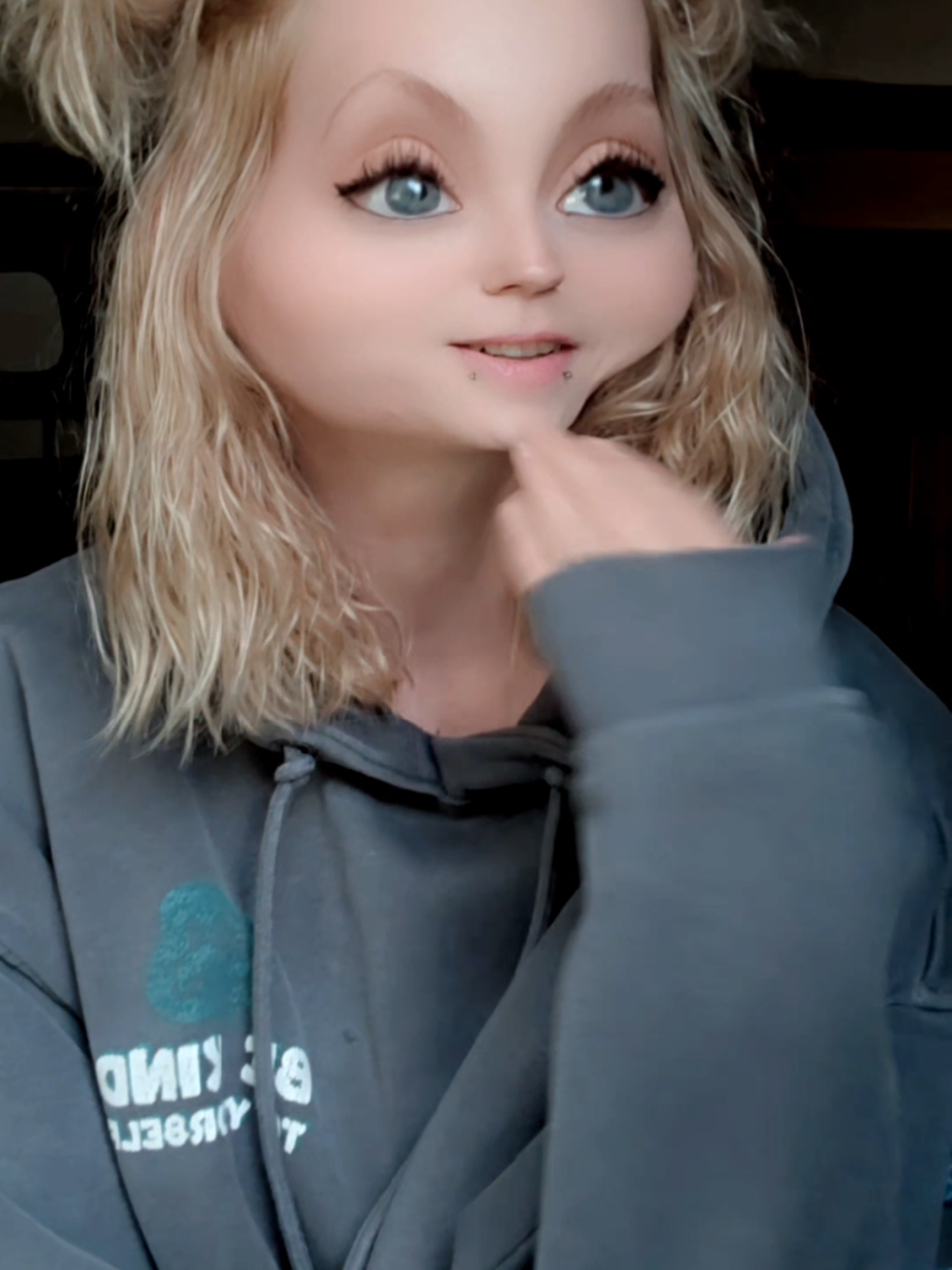 @annika_