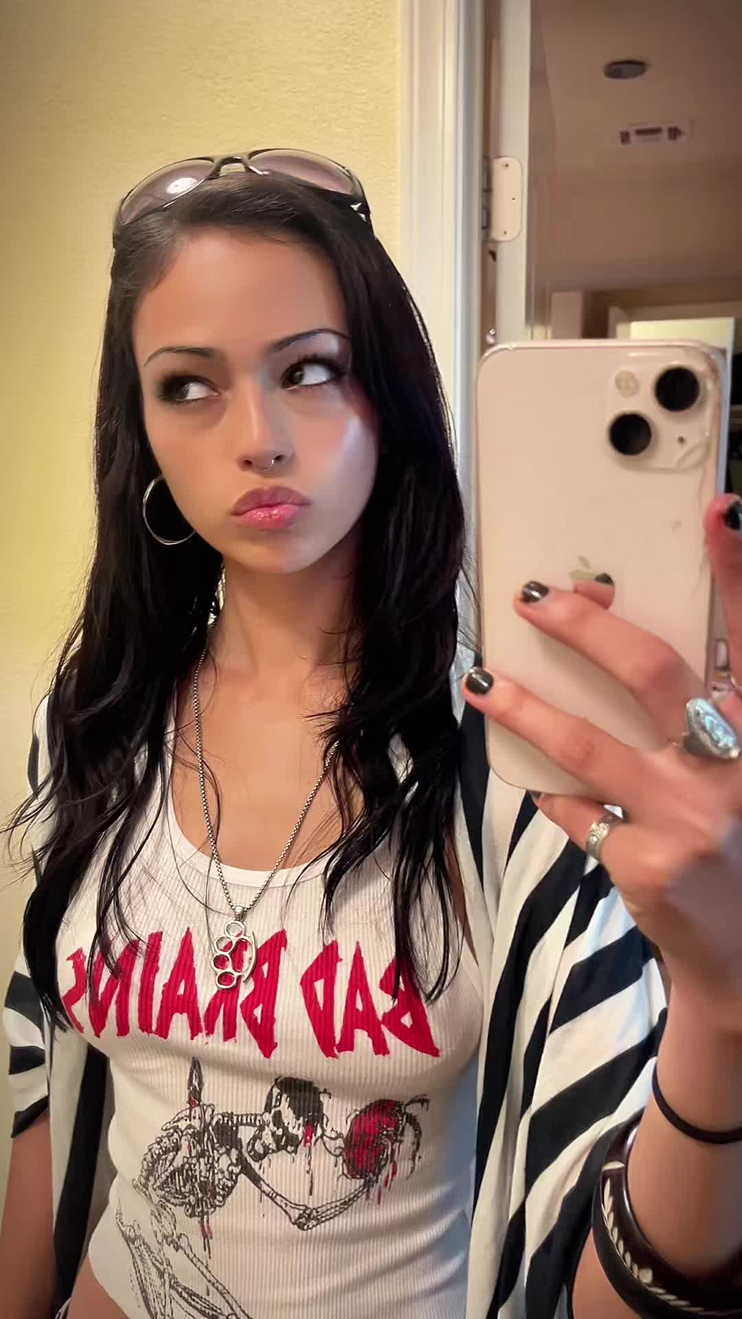 @𝑀𝒾𝒶𝓁𝒶𝓃𝒾 𝐿𝓊𝒸𝒾𝒶𝓃𝒶