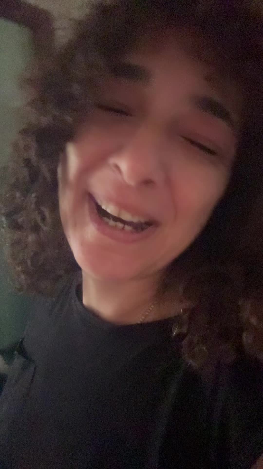 @Zzvro